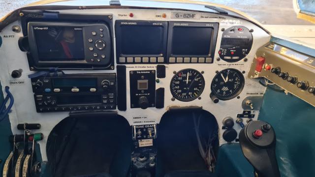 Rutal Long eex Cockpit